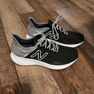 New Balance Women’s Roav V1 sneakers